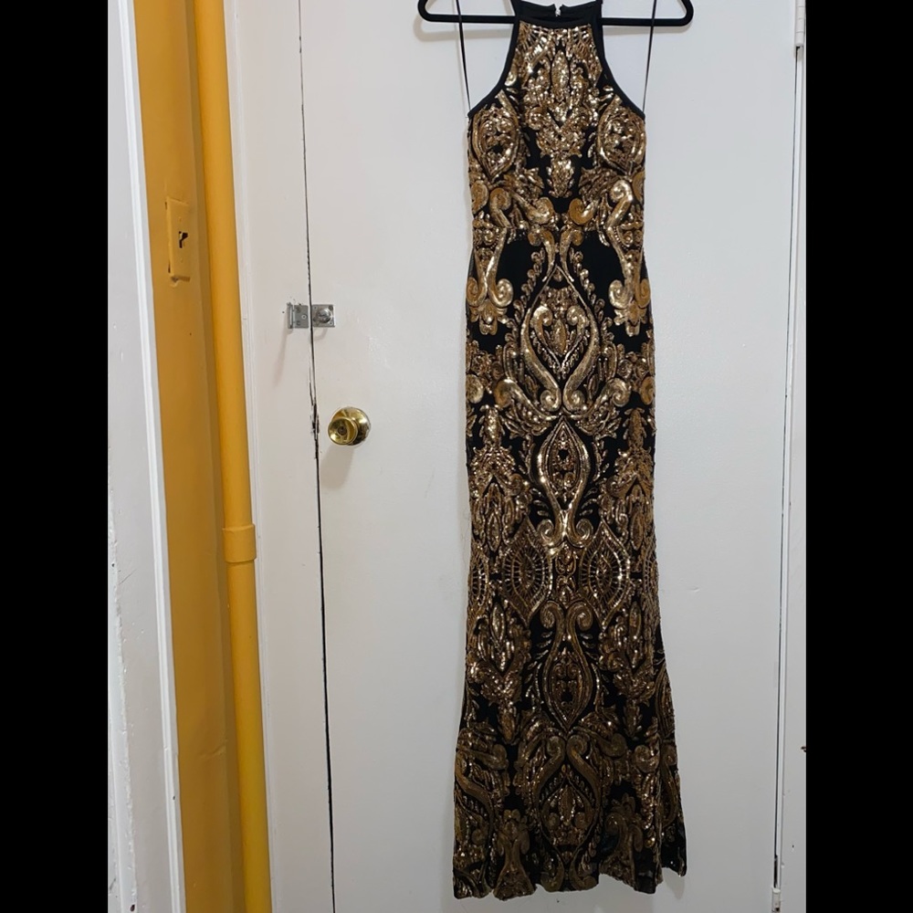🛍🏆🆕‼️EXQUISITE🥂. ELITE ELEGANCE ⬛️BLACK &🟨GOLD SEQUENCE EVENING GOWN/DRESS